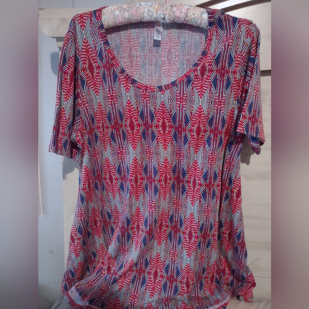 Lularoe top